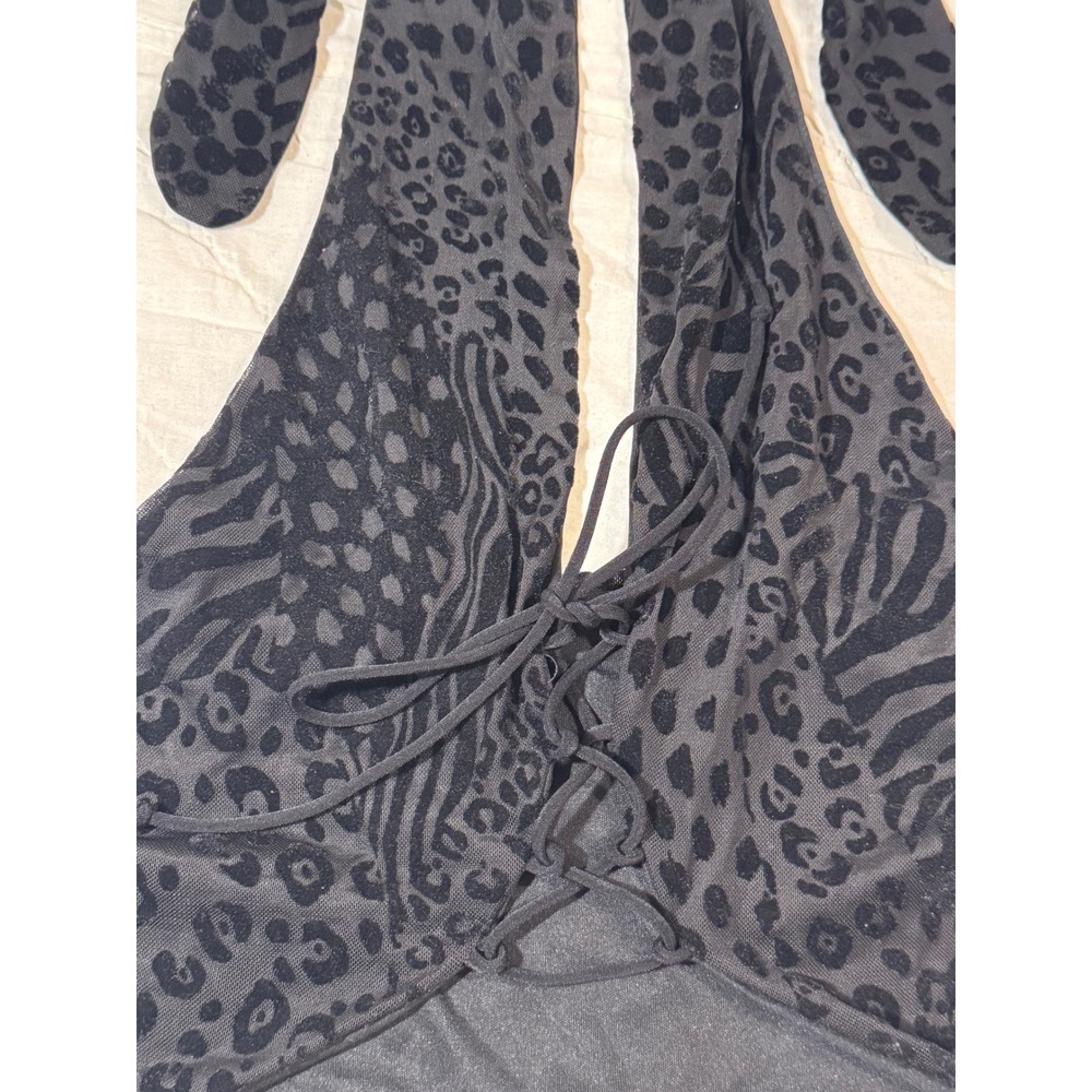 NWT PrettyLittleThing Plus Black Devore Lace Up Halter Top Animal Print US 14 - Picture 3 of 6